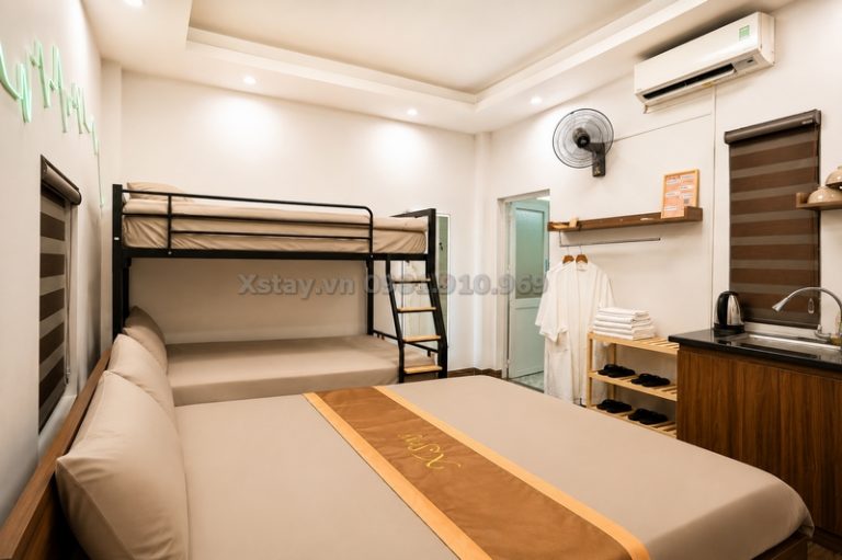 Toàn cảnh phòng ARGON với giường lớn và giường tầng